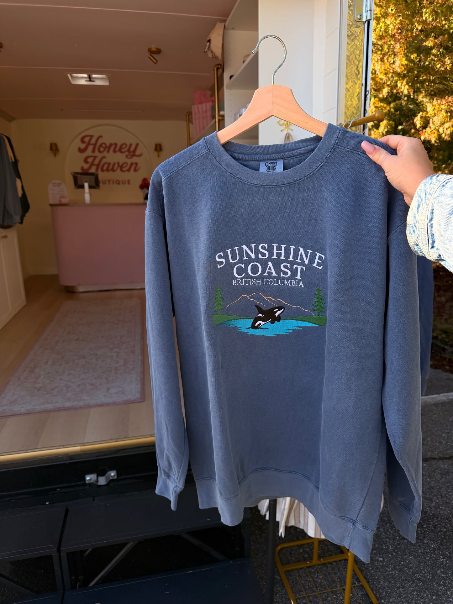 Sunshine Coast Embroidered Vintage Style Crewneck